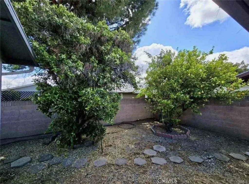 600 S Lyon, Hemet, California 92543 home-pic-5